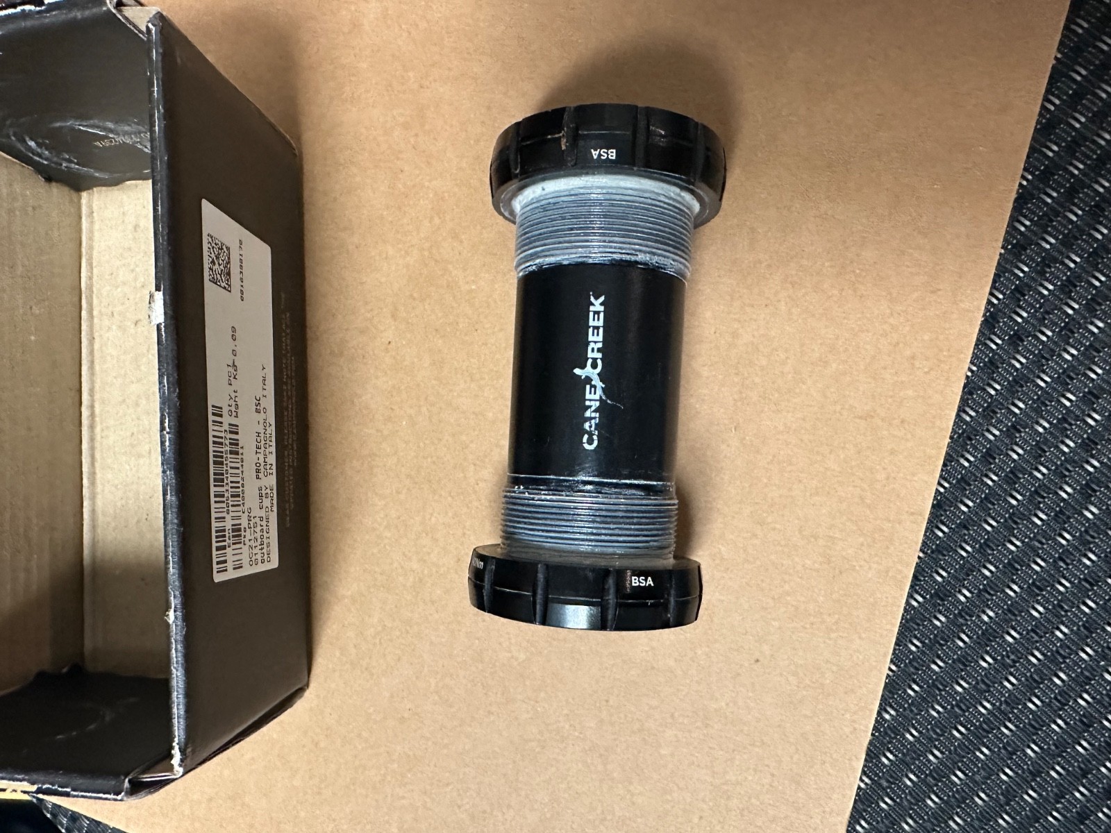 Cane Creek Hellbender 70 Bottom Bracket – 24mm Shimano – Black – Excellent Cond.