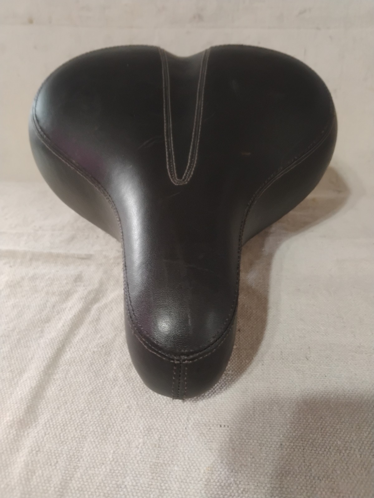 Gently Used Unbranded Bicycle Large Comfort Seat With Springs Black