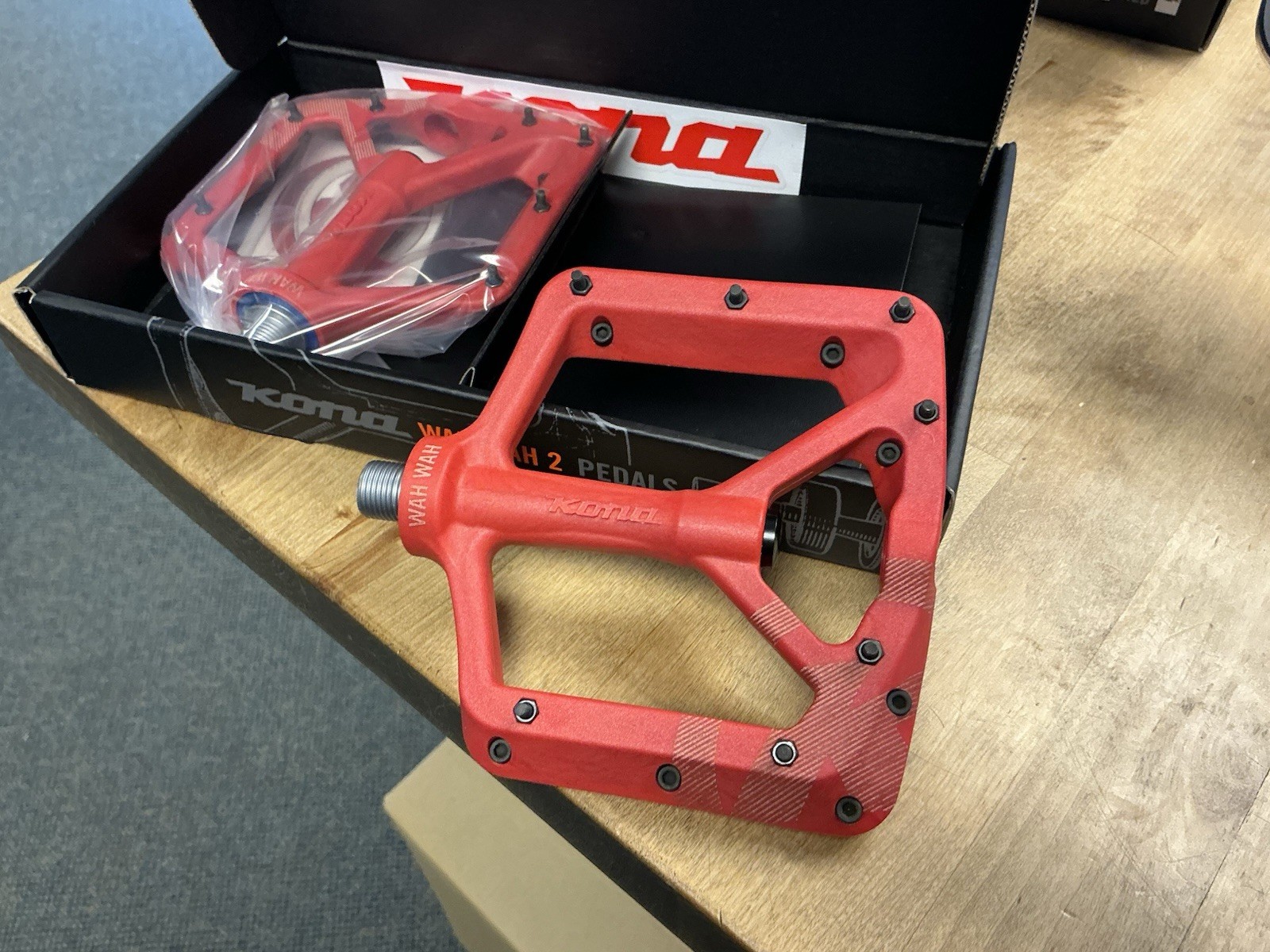 Kona Wah Wah Composite Large pedals. Red. New in box. Mt Bike Pedal