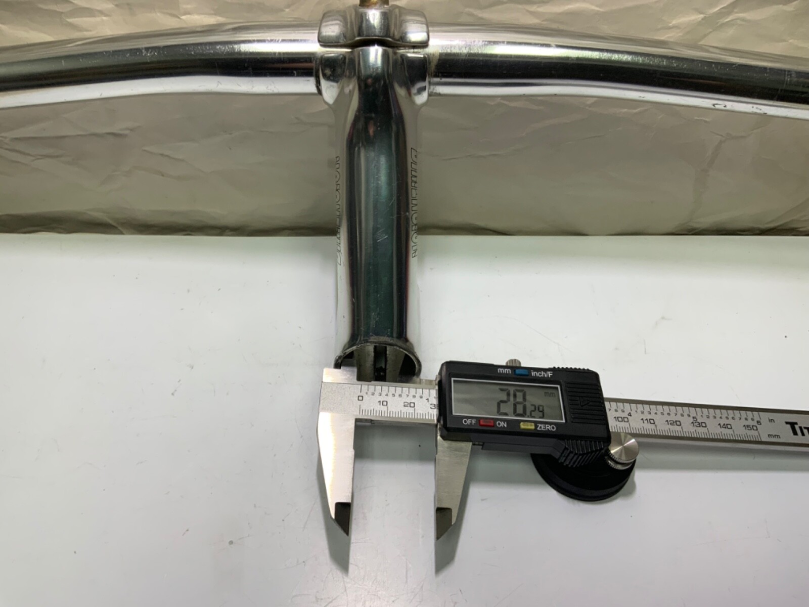 Unbranded Handlebars with a Dimension Stem