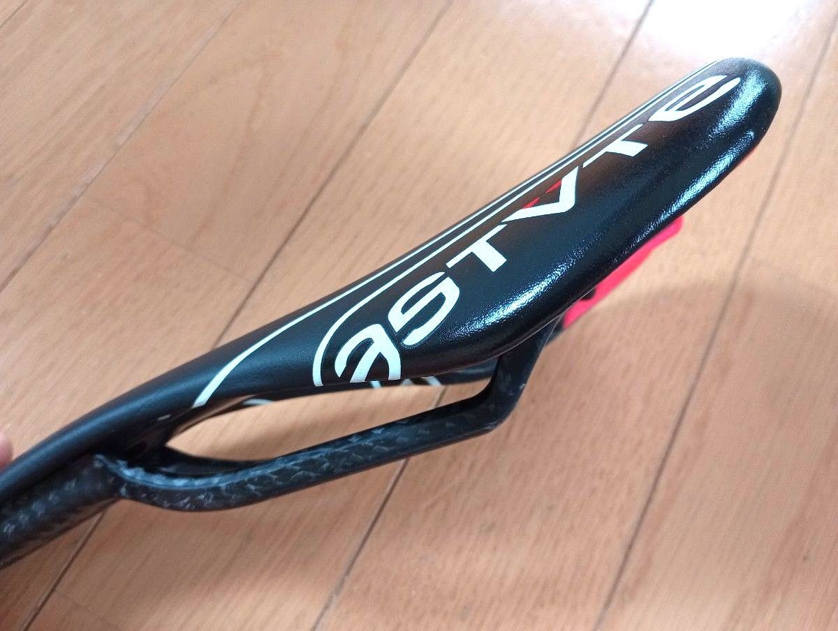 Astute ASTVTE RUSH Saddle Carbon Rail ASTUTE