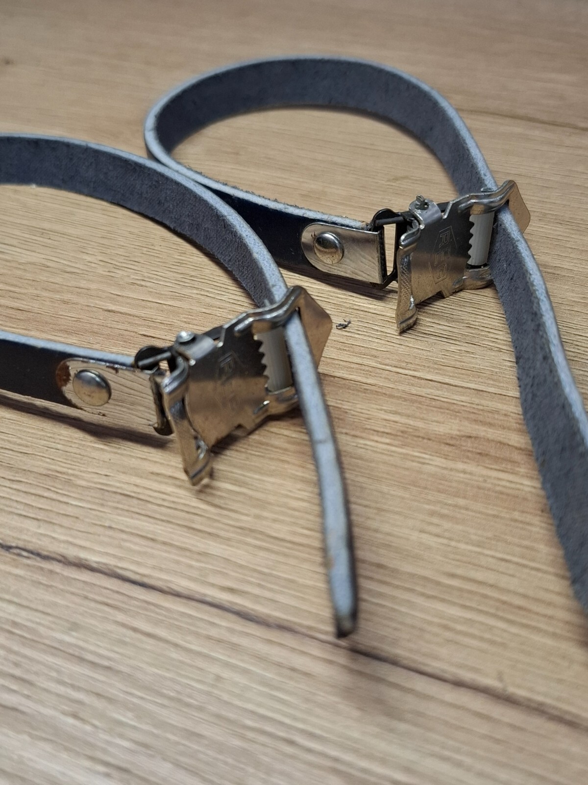 Retro Bicycle Parts NOS REG Leather Pedal Straps – Blue (36cm x 1cm)
