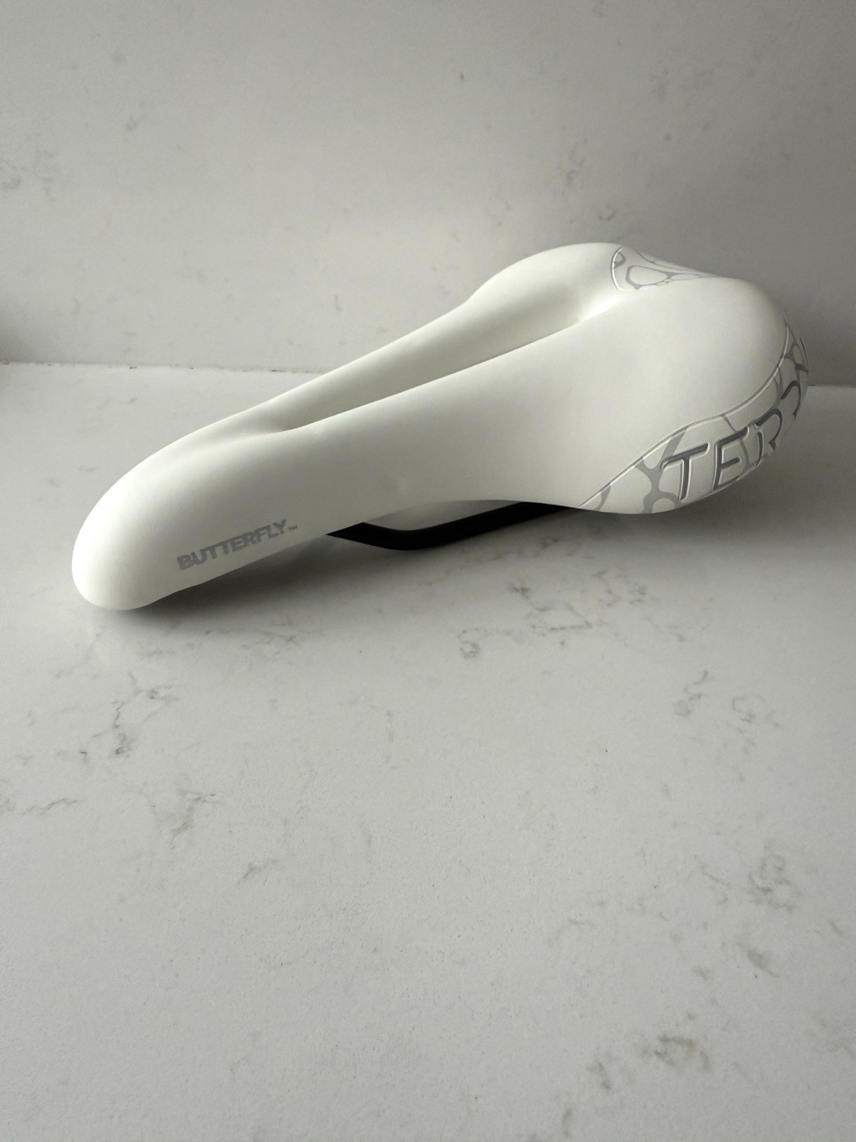 Terry Butterfly Women’s Bicycle Seat Ergonomic Cutout – FEC Alloy Rails – White