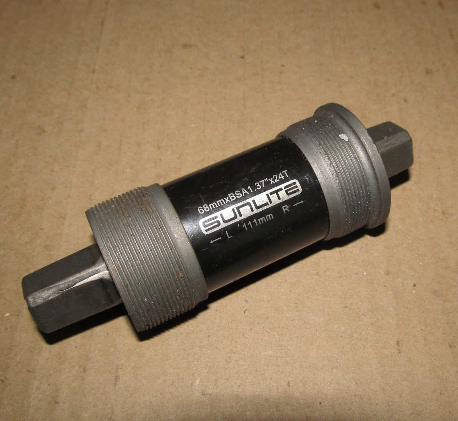 Sunlite Square Taper JIS 68×111 Spindle English Thread Sealed Bottom Bracket