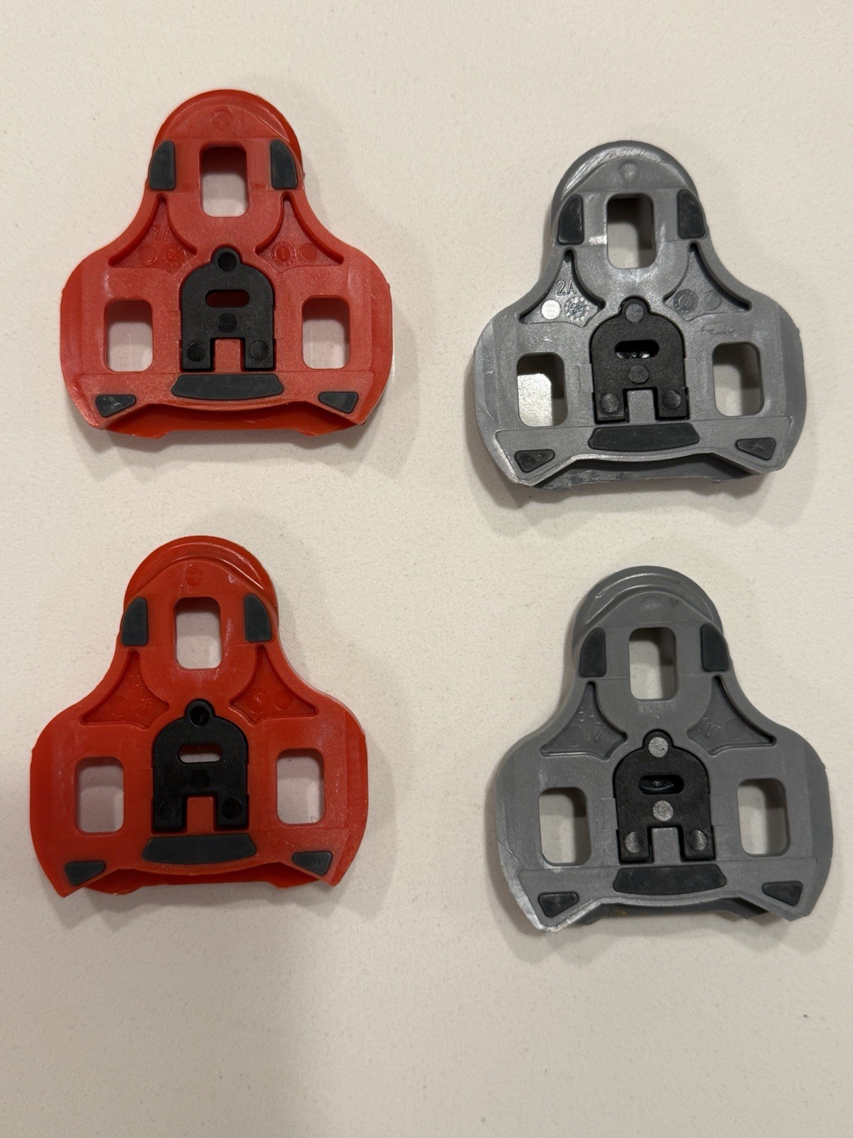 Look Keo 2 Max Black Road Bike Pedals With Keo Grip 4.5 And 9 Degree Cleats