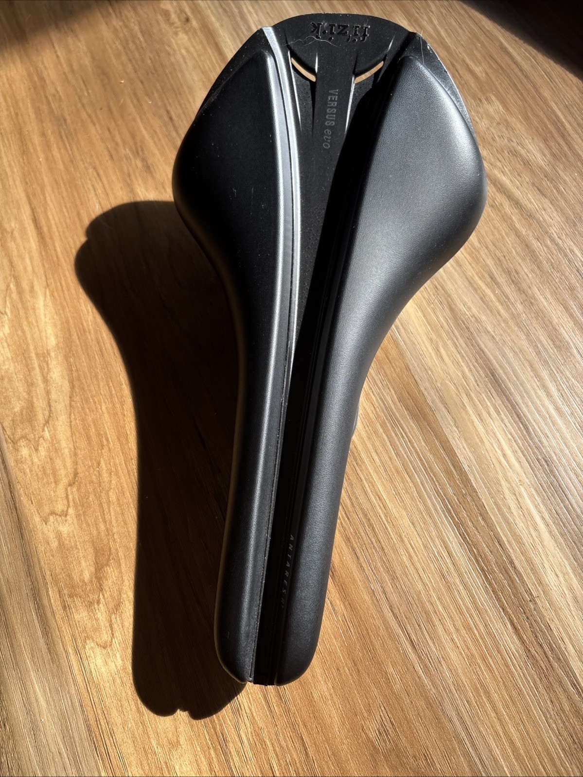 Fizik Antares R3 Versus Evo k:ium Saddle – Black 220g