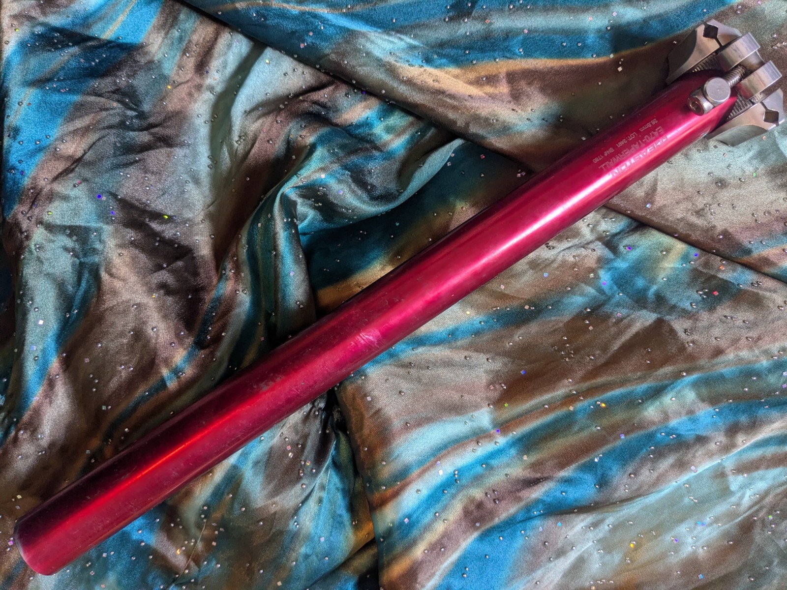 Ringle Moby Deuce 26.8 red anodized seatpost uncut