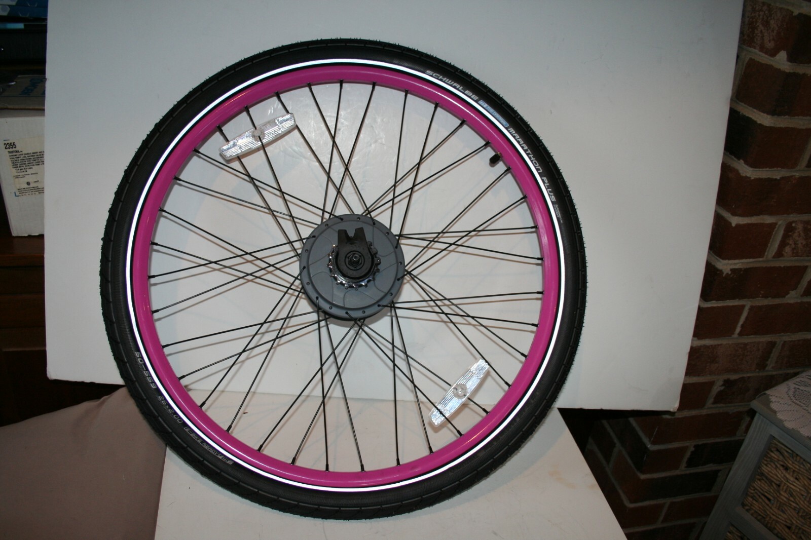 New Enviolo CVP Internally Geared Hub 36 Hole Solid Axle Wheel and Schwalbe Tire