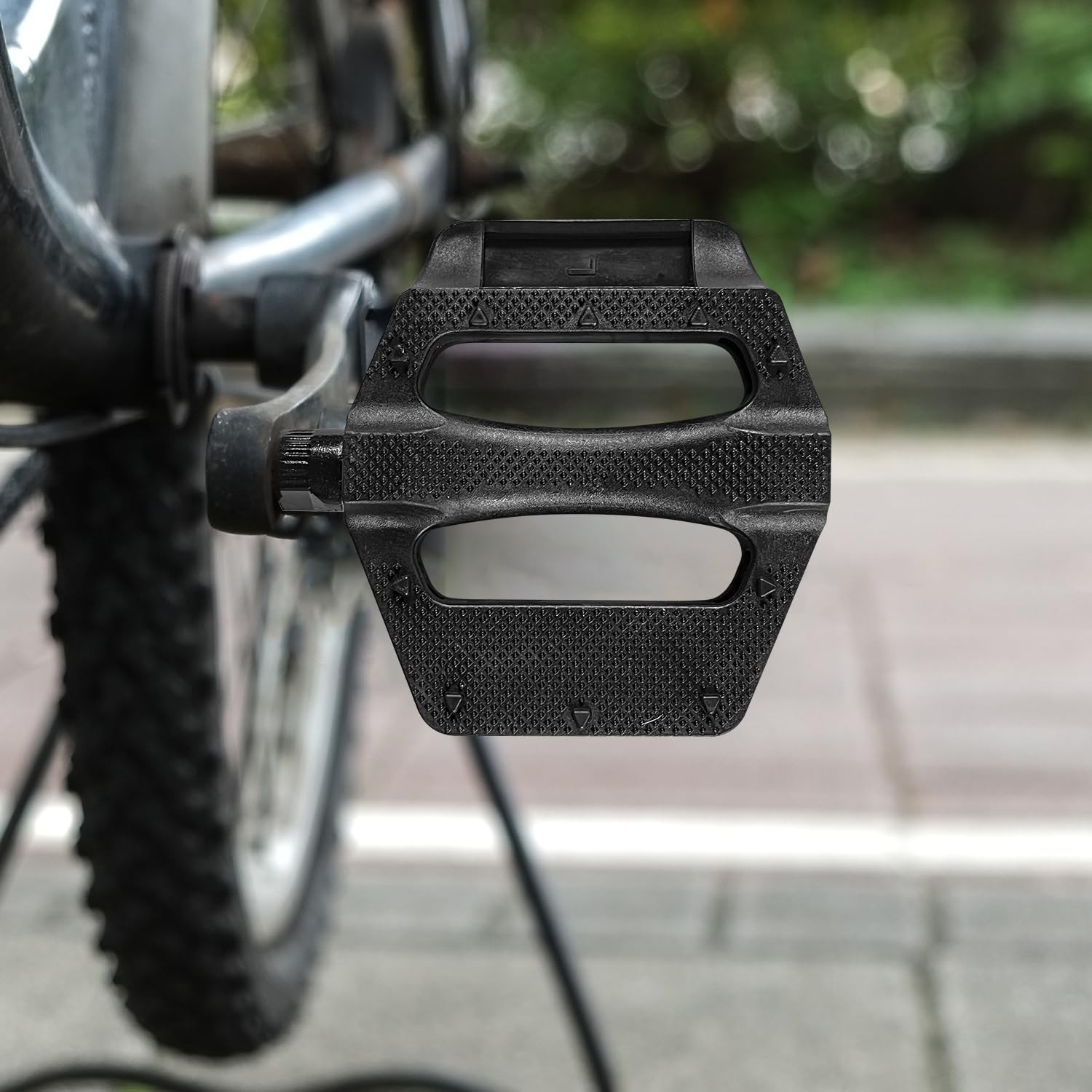 Bike Pedals Universal Fit Bicycle Pedal 9/16″ Non-Slip Durable Lightweight