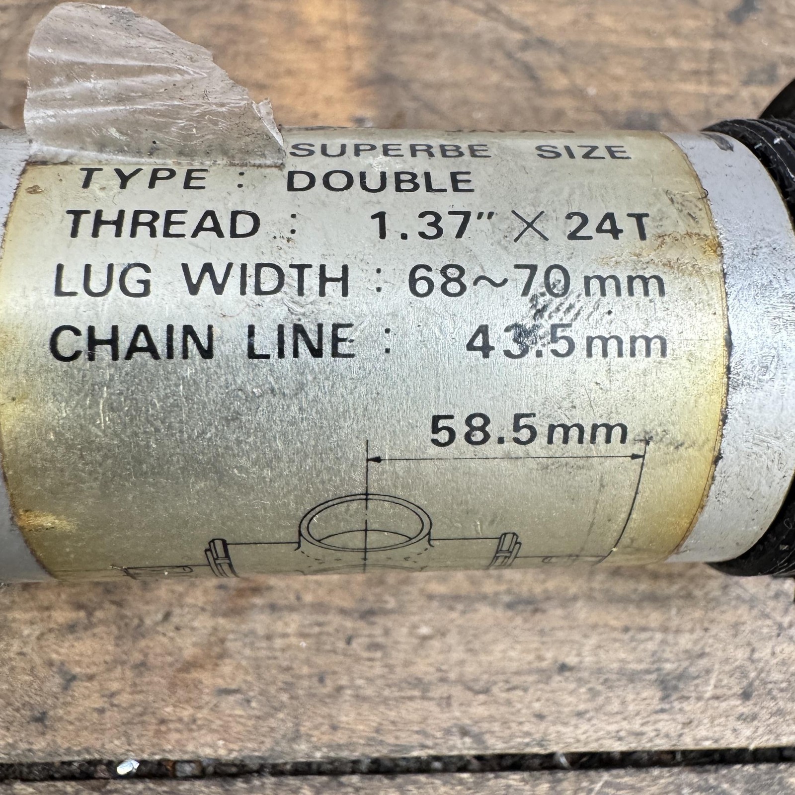 Vintage Suntour Superbe Bottom Bracket Sealed 68mm 117mm 1.37x24T JIS Gold Bike