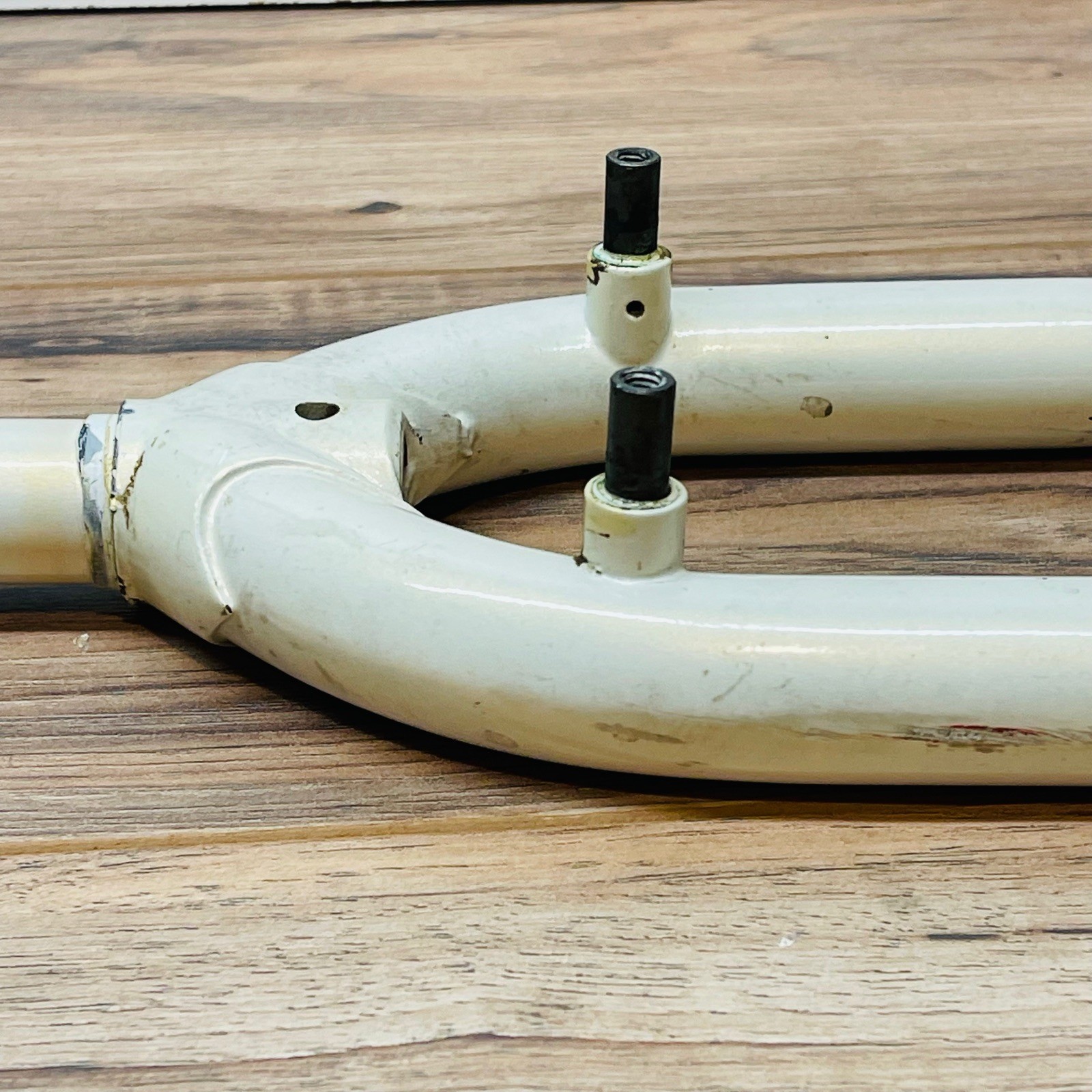Vintage ROLLER CAM BRAKE MOUNT MTB Fork 1-Inch Threaded 193 Steerer White