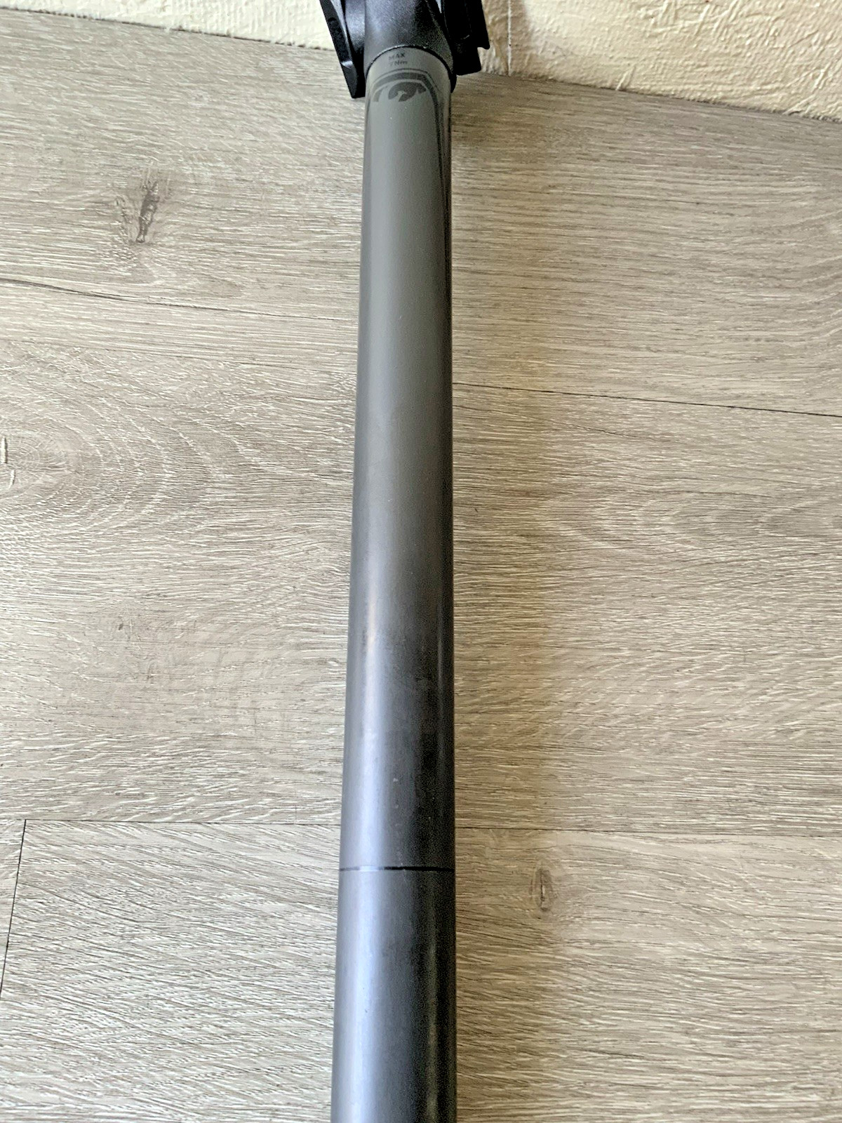 VIPER CARBON SEAT POST 30.8 MM x 400 MM TOTAL LENGTH 272 GRAMS
