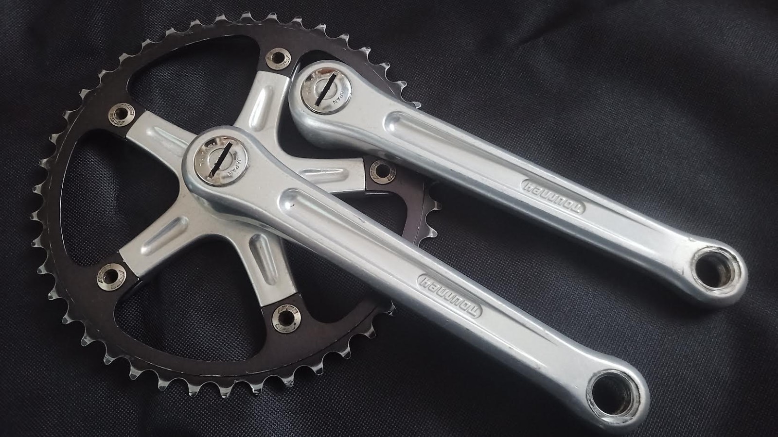 Tourney crankset 170 with FSA bolts & 44t 130mm chainring old school bmx