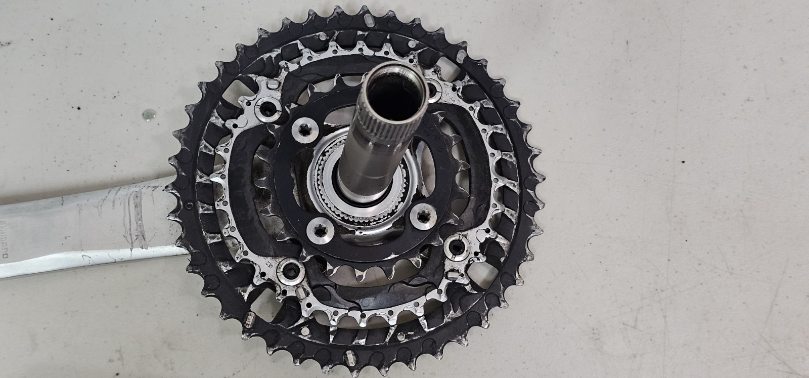 Shimano Deore XT FC-M770 MTB Triple Crankset 175mm w/ BB, 9 or 10 speed