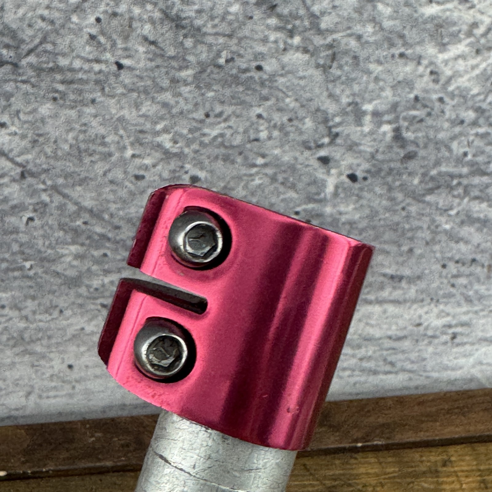 Red Aluminum Double Bolt Clamp BMX Scooter 25.4 45g Fits Vintage GT DB