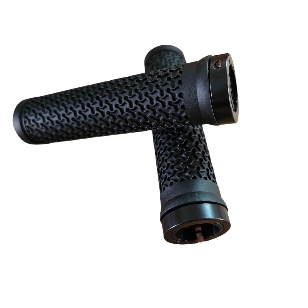 Rubber Bicycle Grips with Aluminum Ring Fit 22.2mm Handlebars for Mountain Bike
