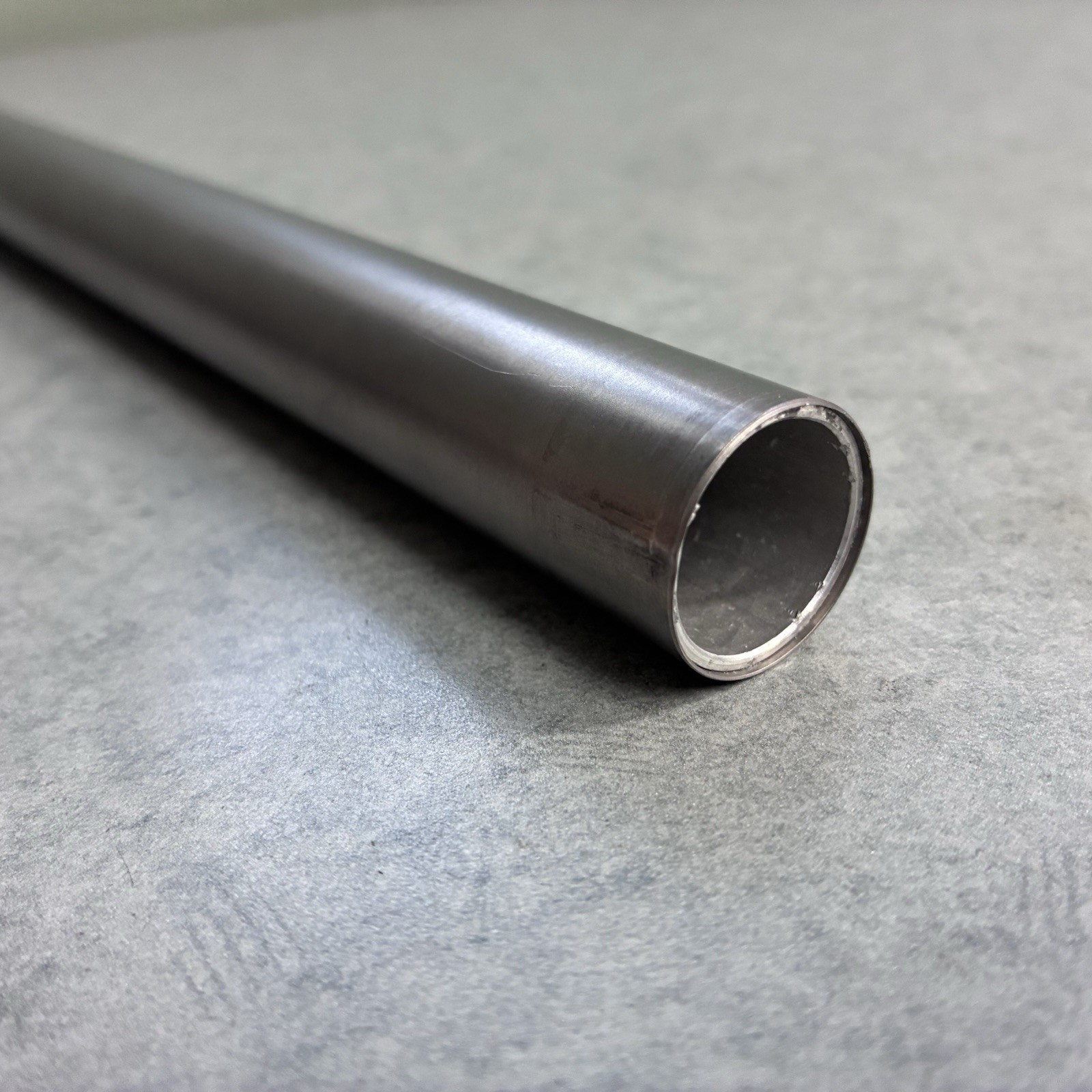 Vintage Bontrager Titec 560mm Titanium Flat Handlebar 22.2mm X 25.4 Shim