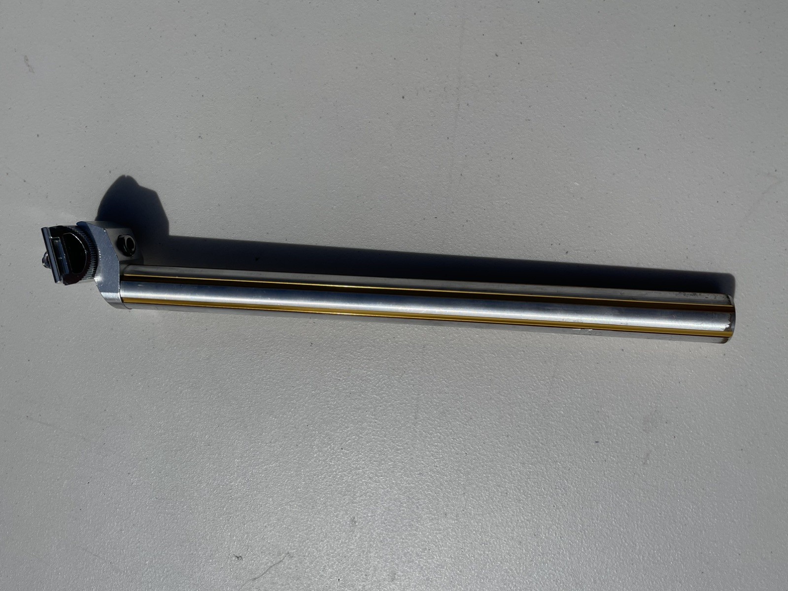 Black-Ops Fluted Seatpost 25.4 mm x 350 mm w/Clamp Silver and Gold
