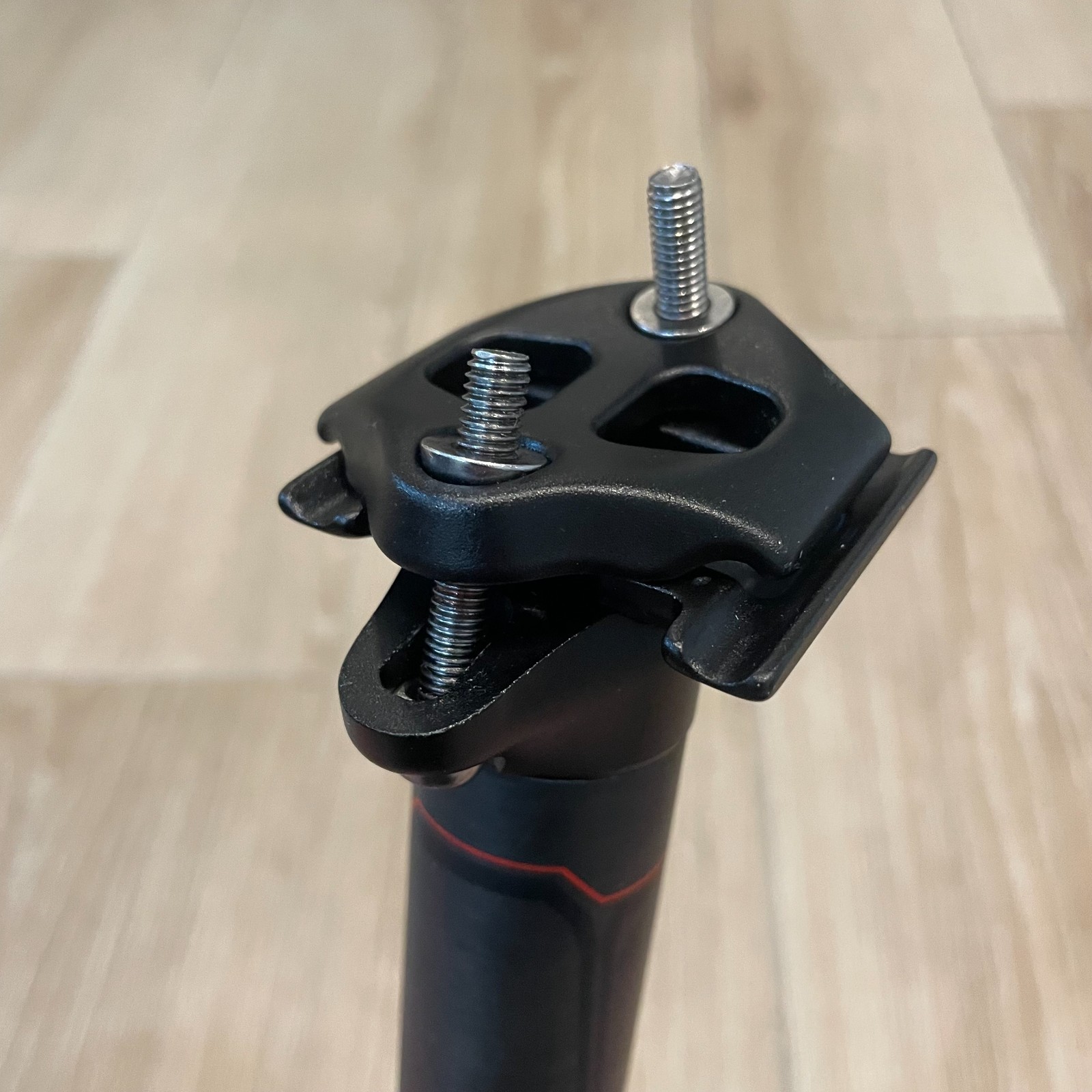 New Pivot Phoenix Seatpost Black Carbon 30.9mm x 370mm Road Mountain Bike
