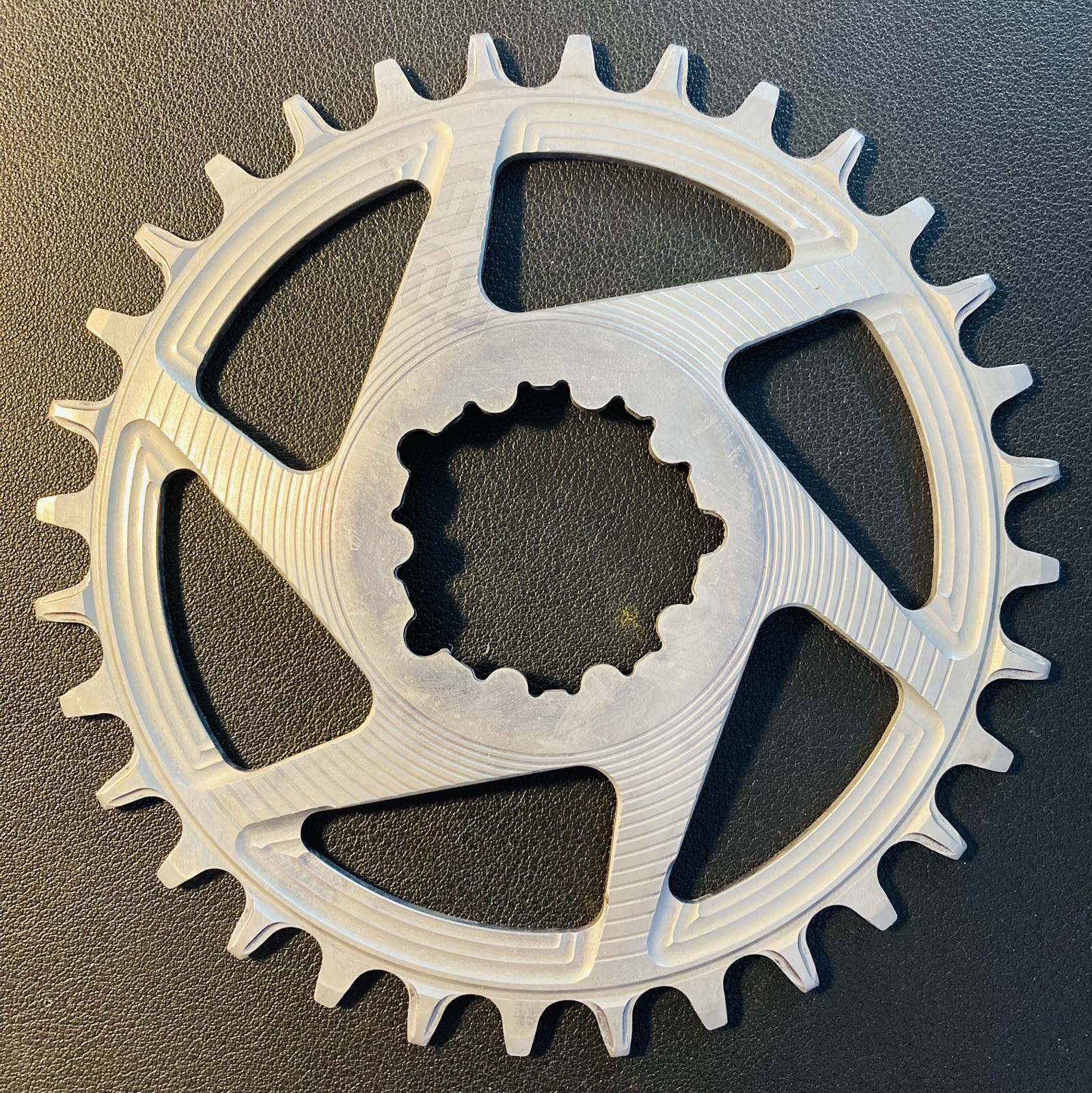 E*thirteen Helix R Guidering 3mm Offset 3-Bolt 32T Silver