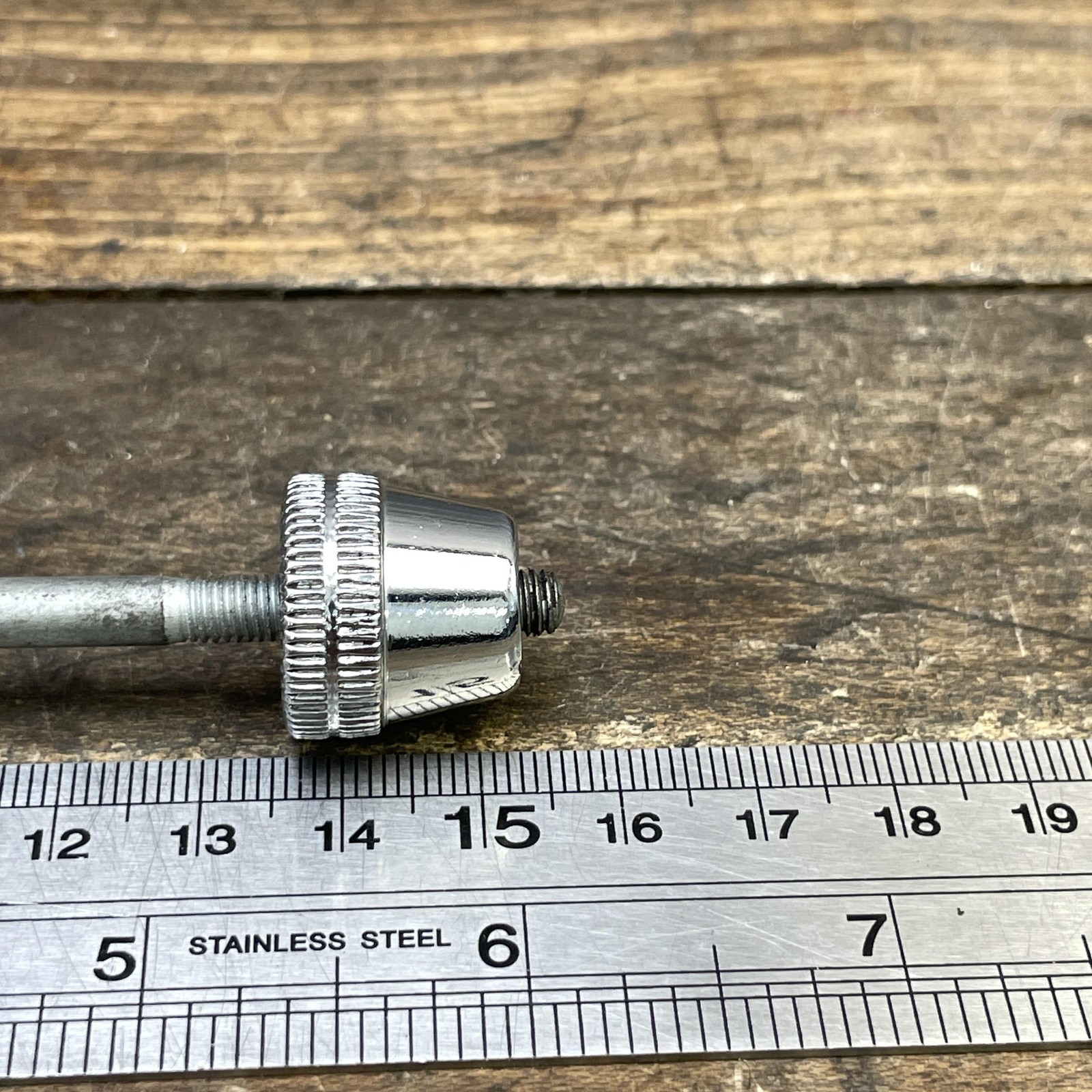 Shimano 600 Quick Release Skewer Road Rear Wheel Axle 126 QR Japan No Springs