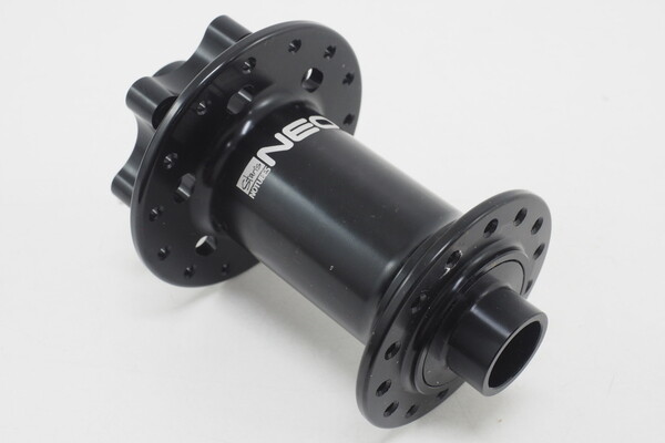 NEW! Stan’s NoTubes Neo Bicycle Front Hub 15×100 TA 6 Bolt Disc 28 Hole ZH0395