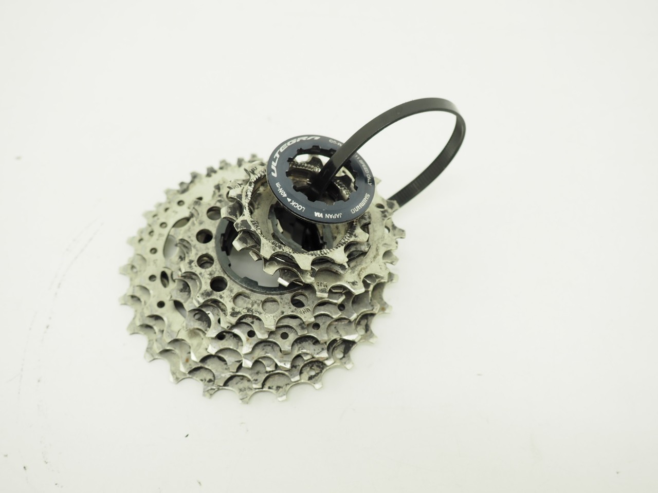 Shimano Ultegra CS-R8000 11-Speed Road Bicycle Cassette 11-25T Silver HG