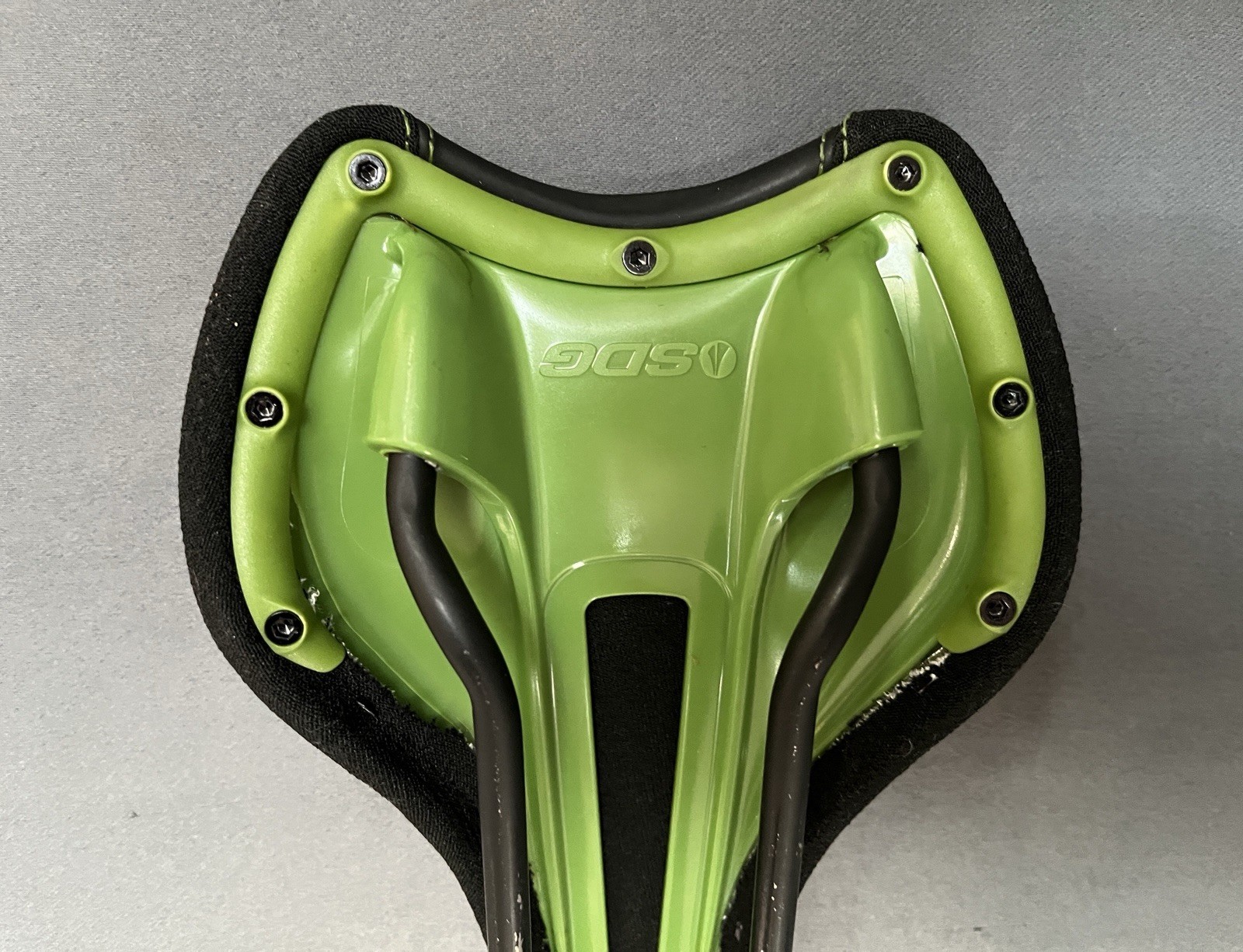 SDG Radar Saddle Mountain Bike 136mm 7 x 7 Ti Alloy Rails 233g Black / Green