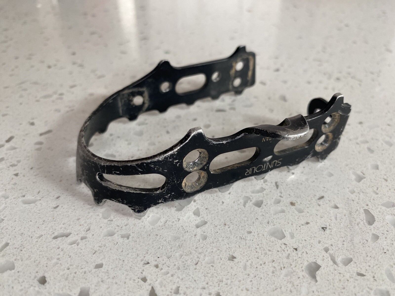 Suntour XC Pro Pedals WTB Suntour Grease Guard Pedal Set 9/16″ Right Cage Only