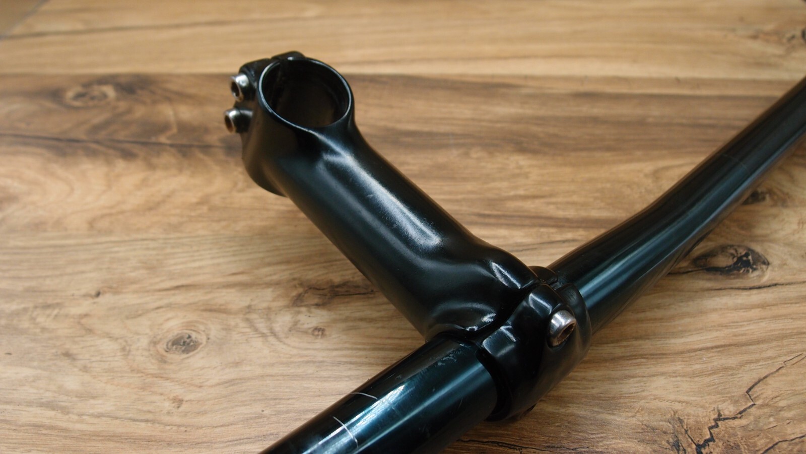 1990’s aluminium flat handlebar + ahead stem 1 1/8 in black