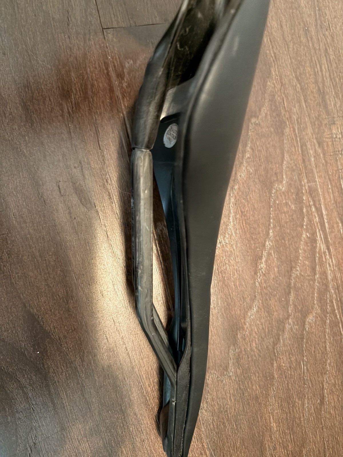 Italia Road Bike Racing Saddle Split Nose Carbon Black 7x7mm Rails
