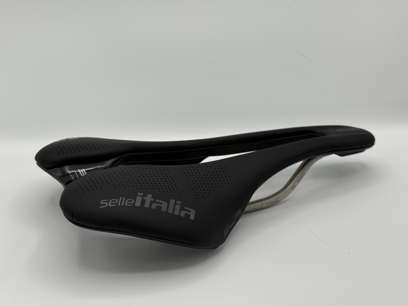 Selle Italia SLR Boost TI 316 SuperFlow Saddle (145x248mm) – L3 – 160g