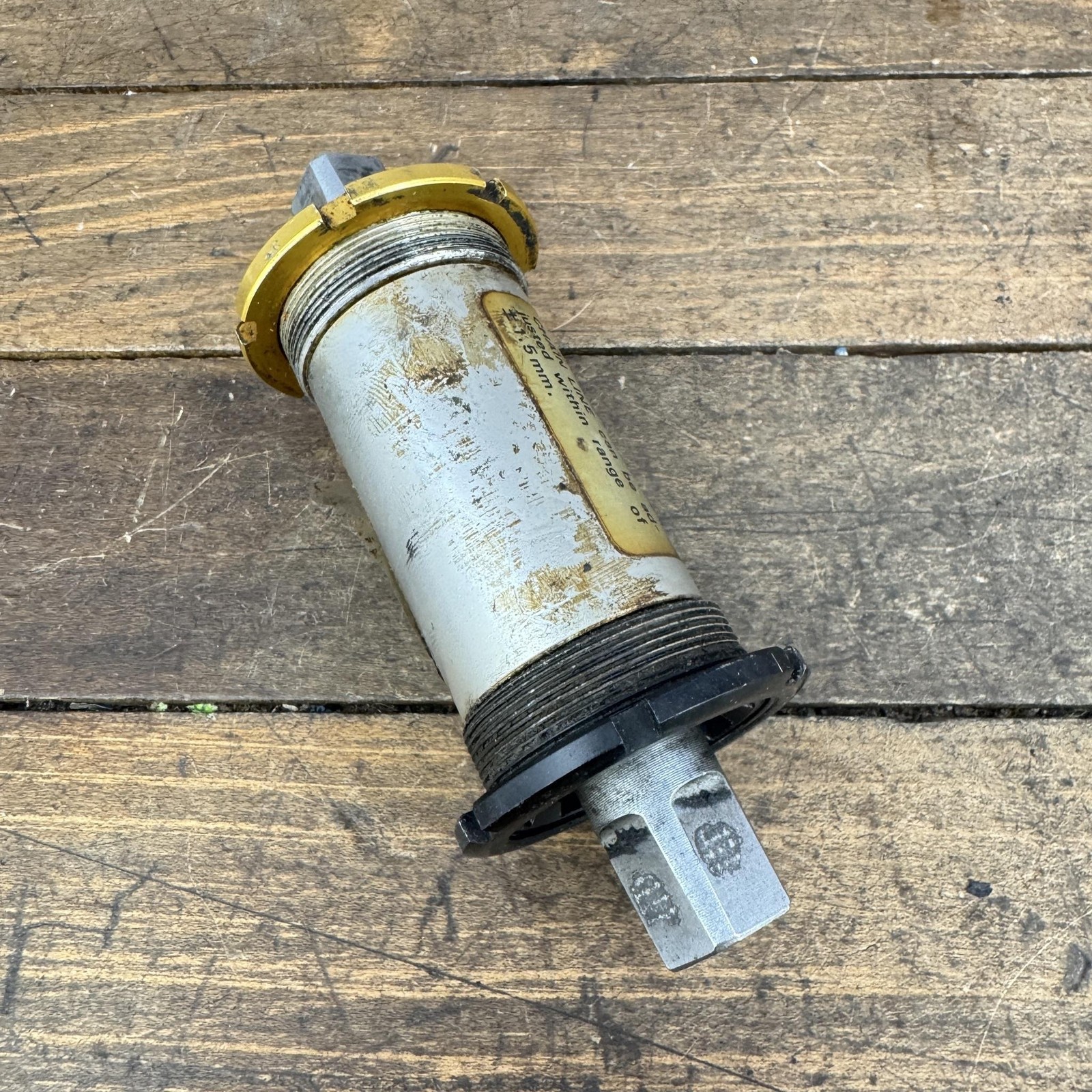 Vintage Suntour Superbe Bottom Bracket Sealed 68mm 117mm 1.37x24T JIS Gold Bike