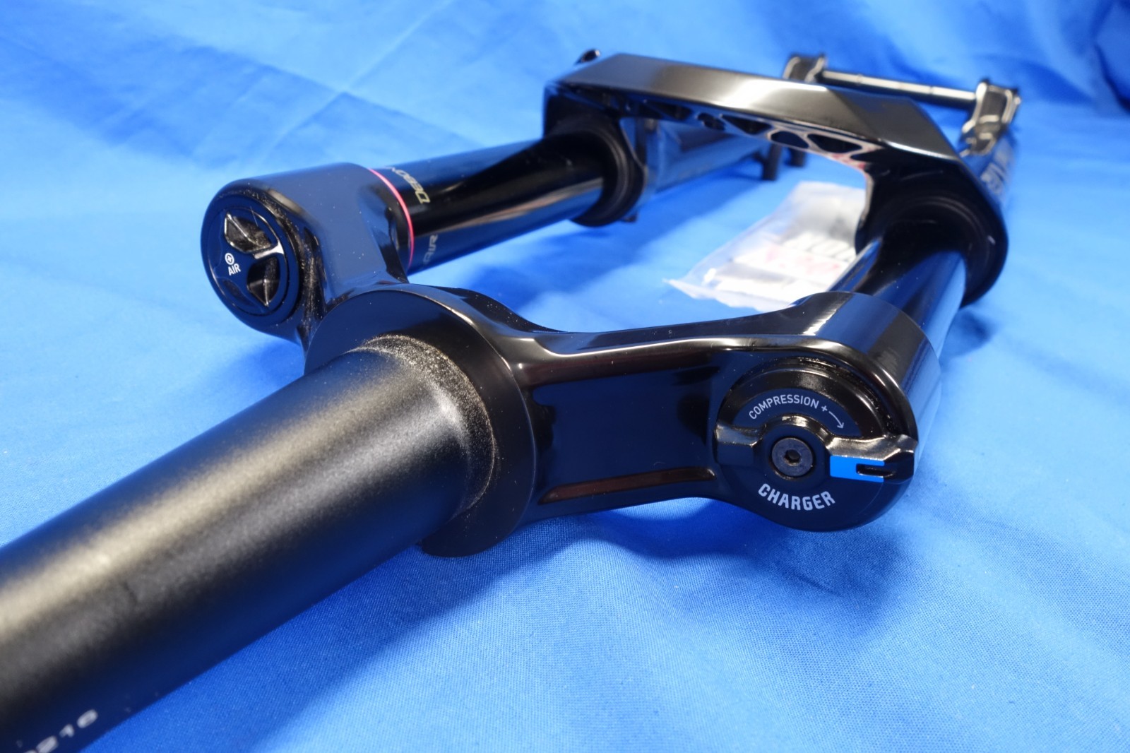 New RockShox Lyrik Select Charger RC 29″ Mtn Bike Fork, 140mm Travel, Boost Axle