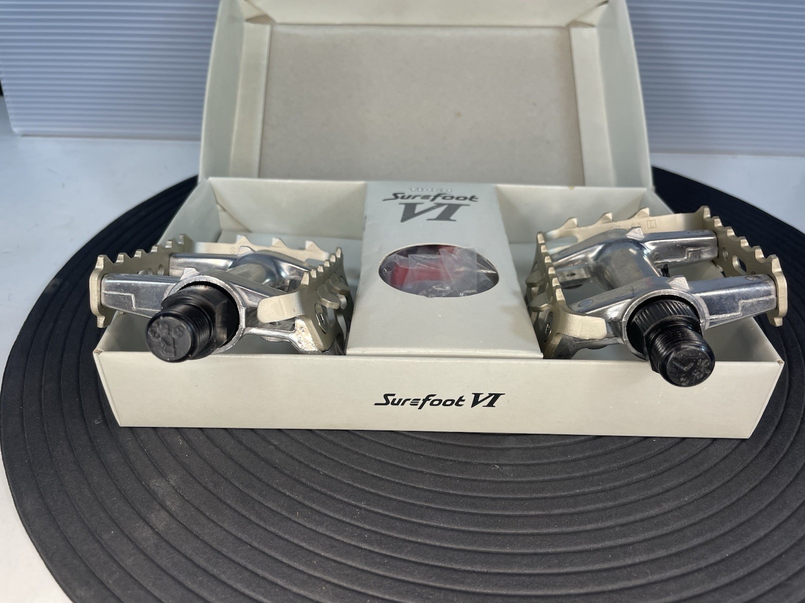 GREASE GUARD Vintage NOS Tioga Surefoot VI ATB MTB Pedals NEW 9/16″ Klunker BMX