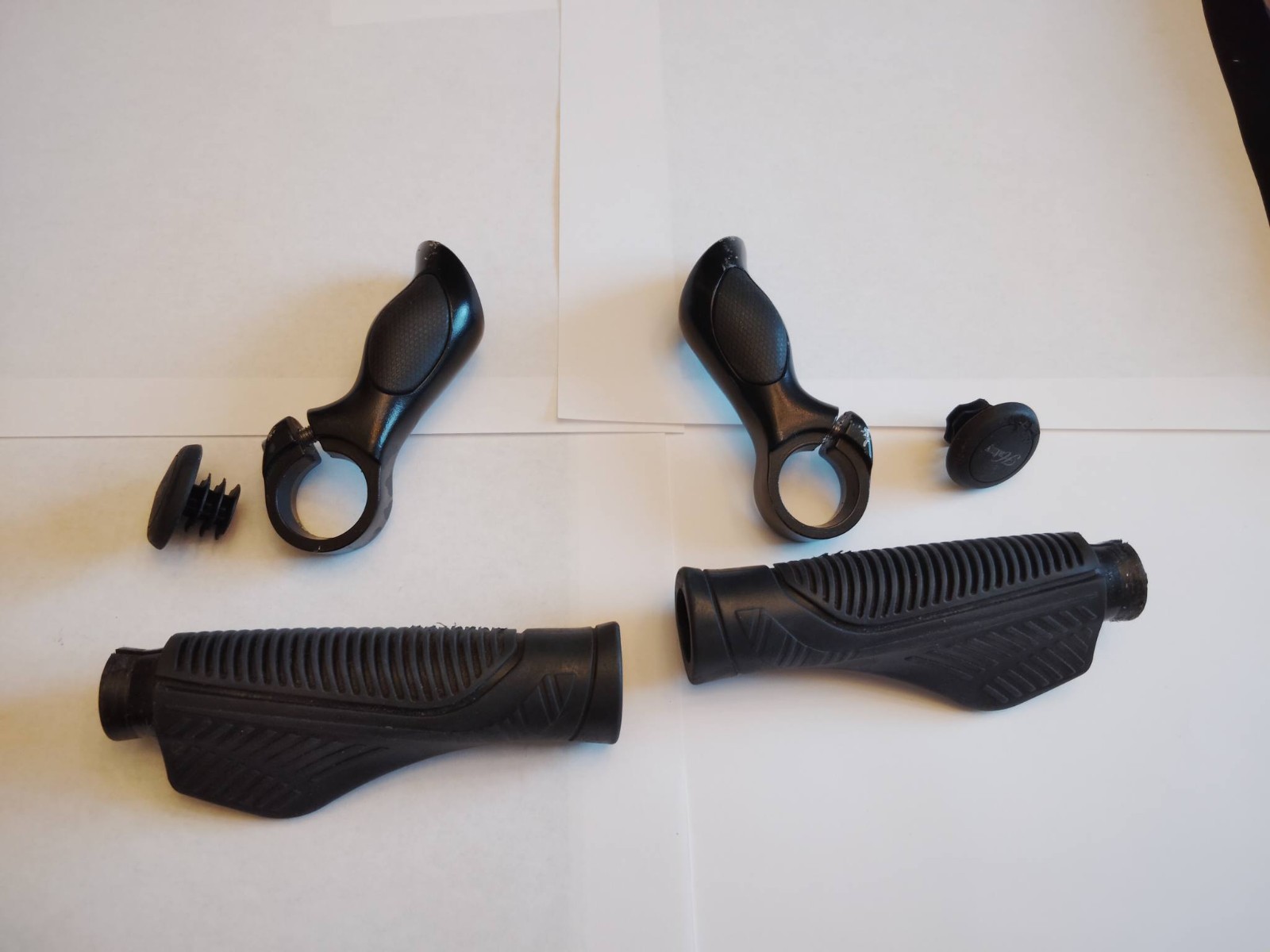 Hafny Ergonomic Lock-on Handlebar 139mm Bike Grips with Bar Ends, HF-652