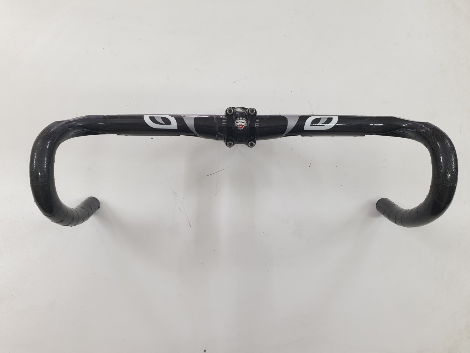 Pinarello Most Jaguar XFC Aero Di2 Carbon Handlebar 440 mm & Stem Most 110 mm