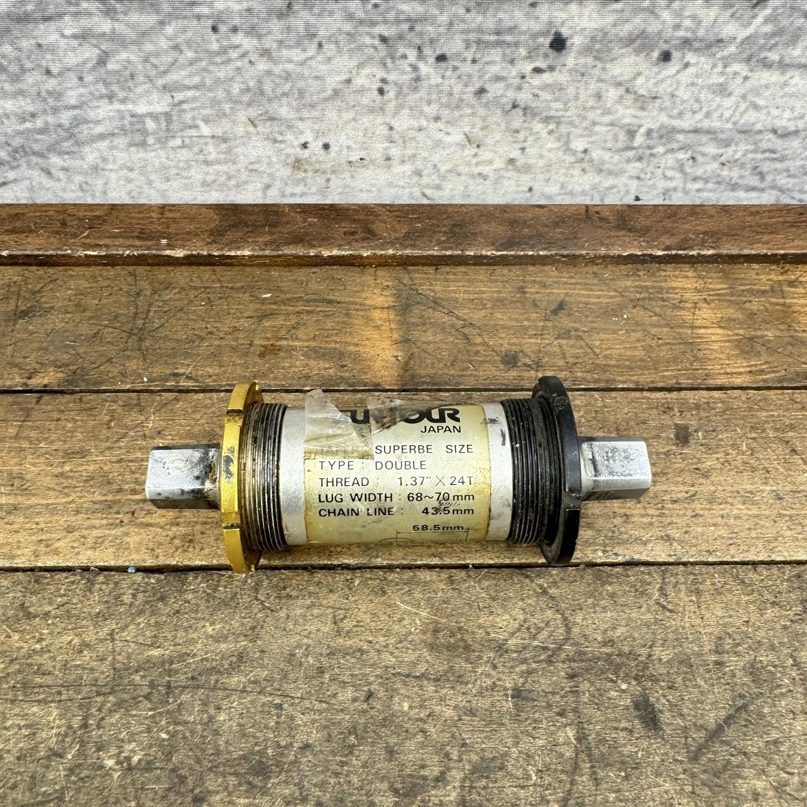 Vintage Suntour Superbe Bottom Bracket Sealed 68mm 117mm 1.37x24T JIS Gold Bike