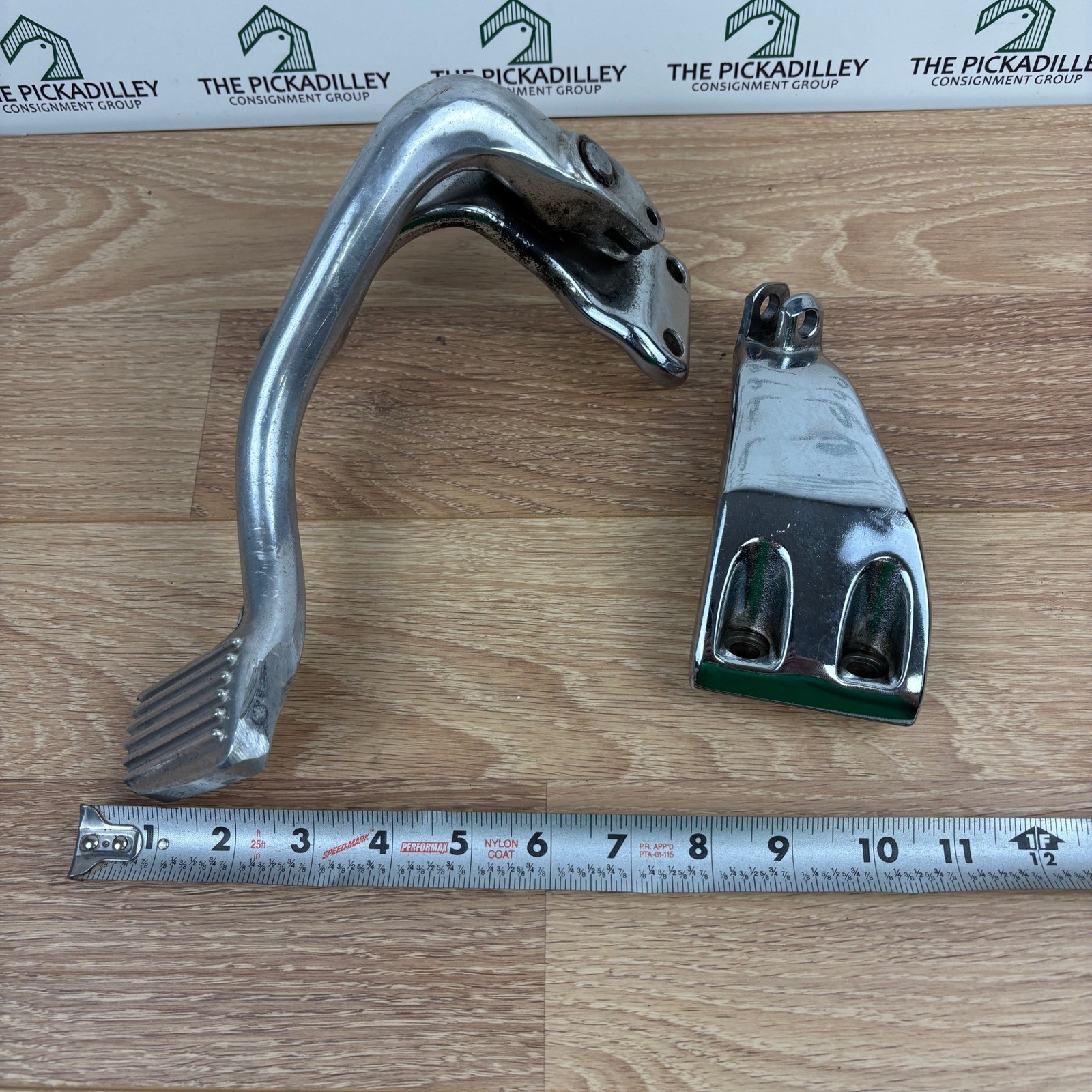 Chrome Motorcycle Foot Peg Assembly Set for Harley Davidson