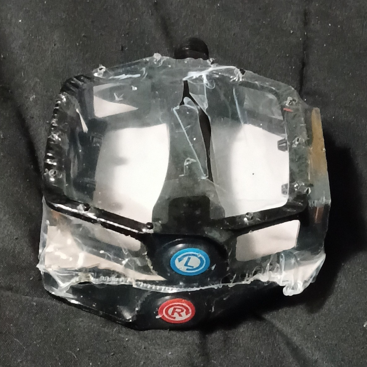 Black/Clear Plastic Flat Platform Bicycle Pedals 9/16 in with Reflectors