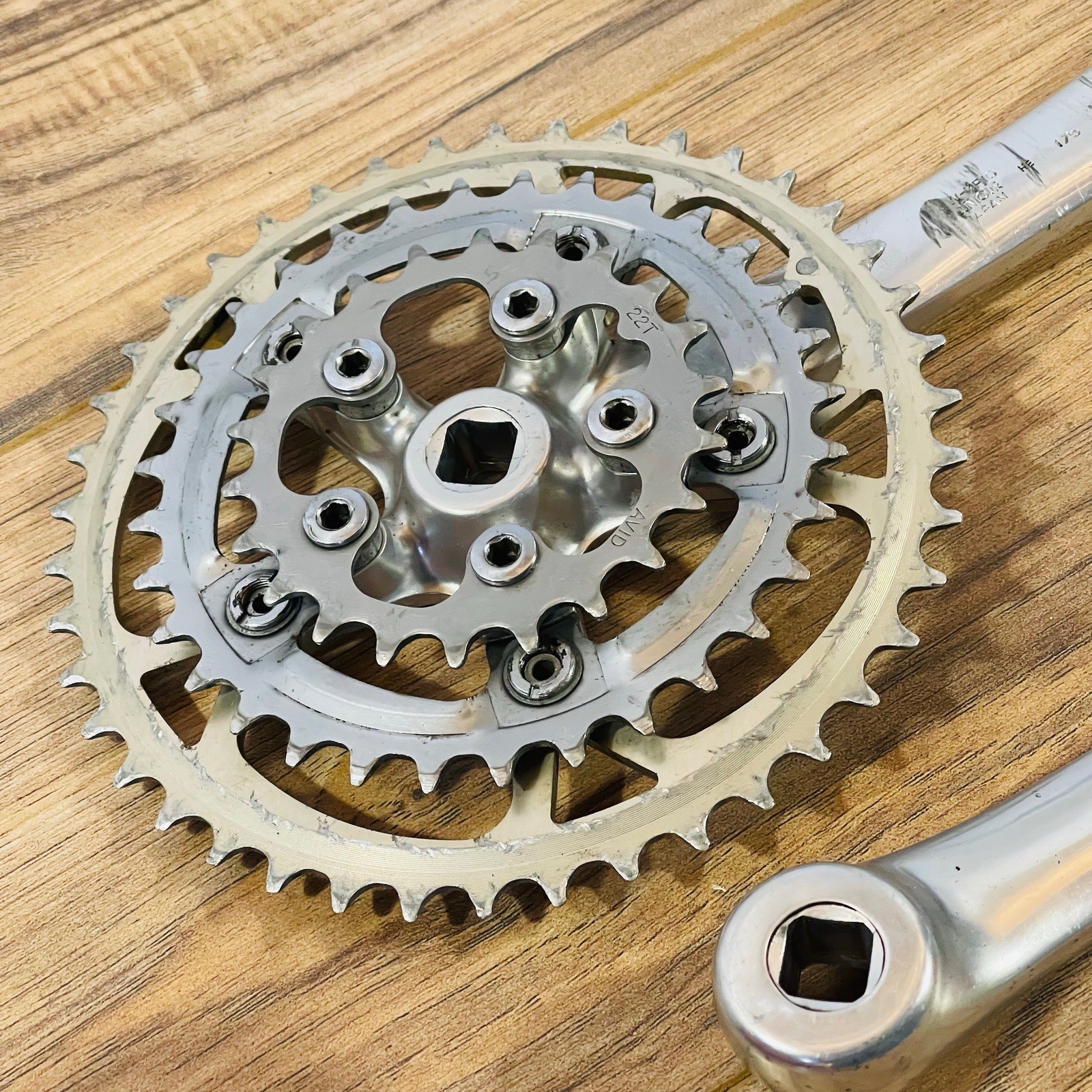 Suntour XC Pro MD Square Taper Crankset Grease Guard 175 Triple