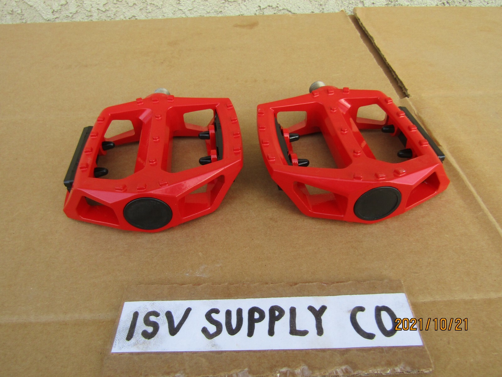 NEW 1/2» RED ALUMINUM BICYCLE PEDALS FOR 1 PC. CRANK BIKES: BMX, MTB, ROAD