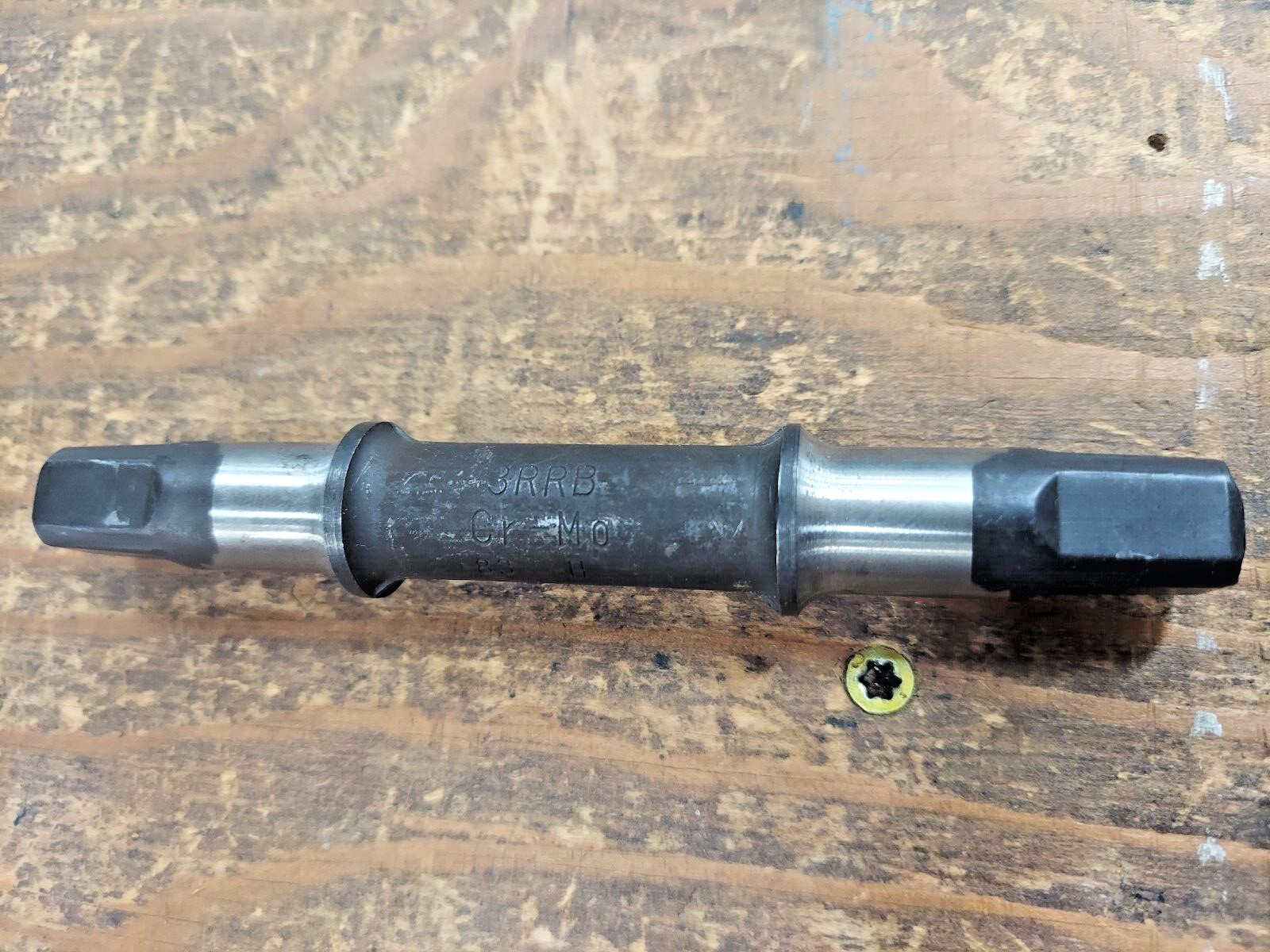 NOS 3RRB Chromoly JIS BB spindle 136mm