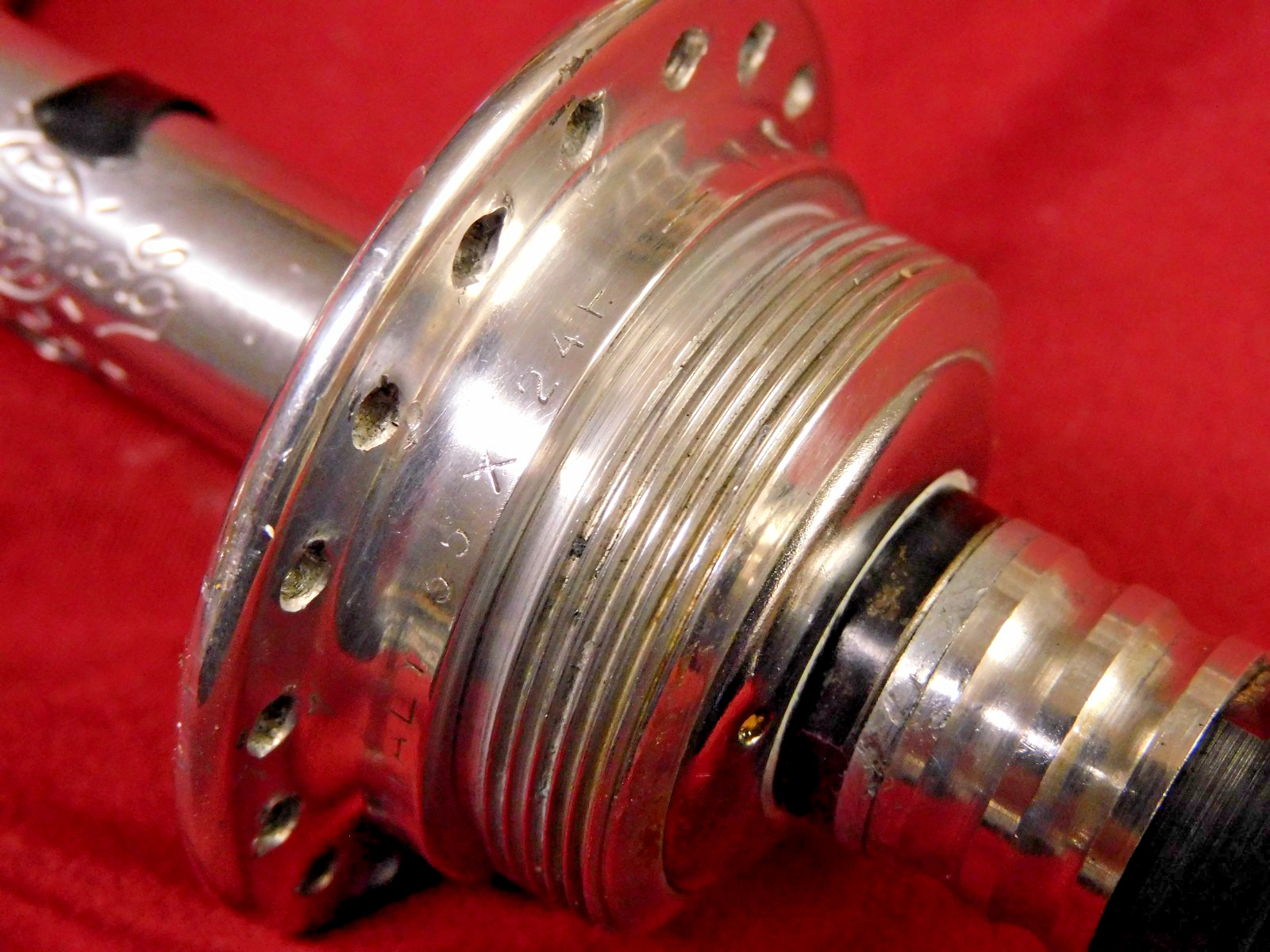 1981 Campagnolo #1034 Nuovo Record Low Flange Hubs & Skewers 36H Italian 35 x 24