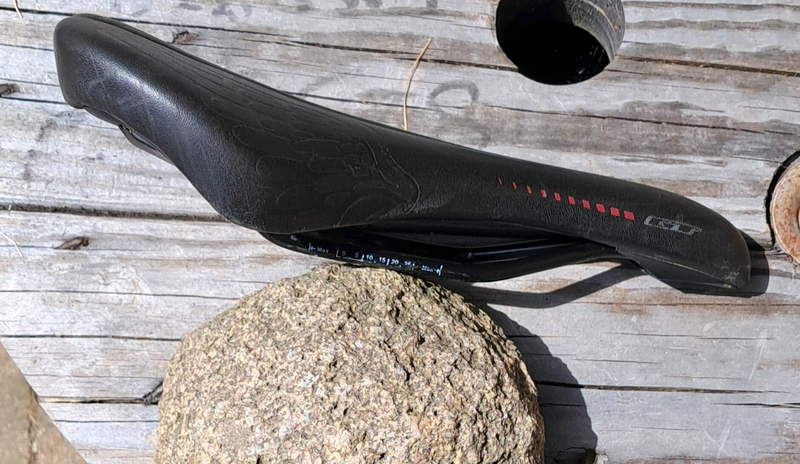 GT Racing Saddle Black Red Universal Bike Synthetic Steel Plastic