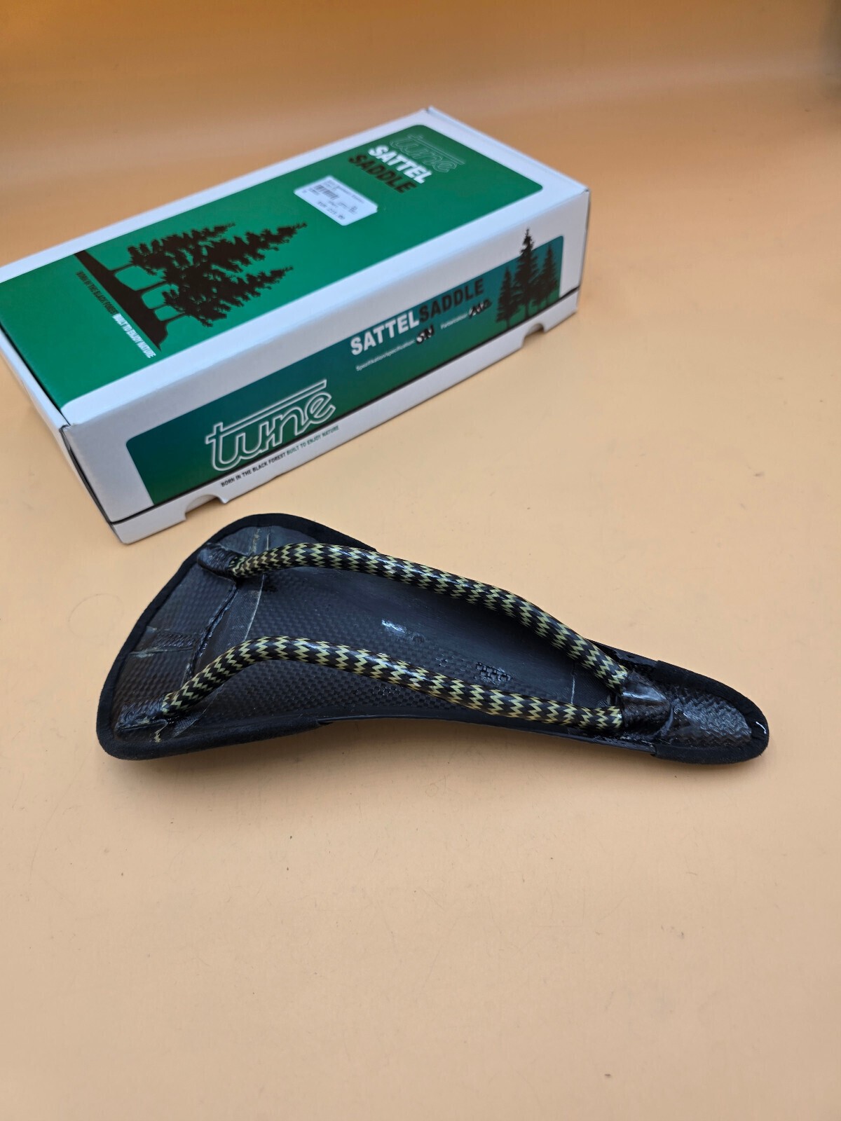 NOS NEW NIB Saddle Tune Speedneedle Alcantara 87 grams Black Light Carbon