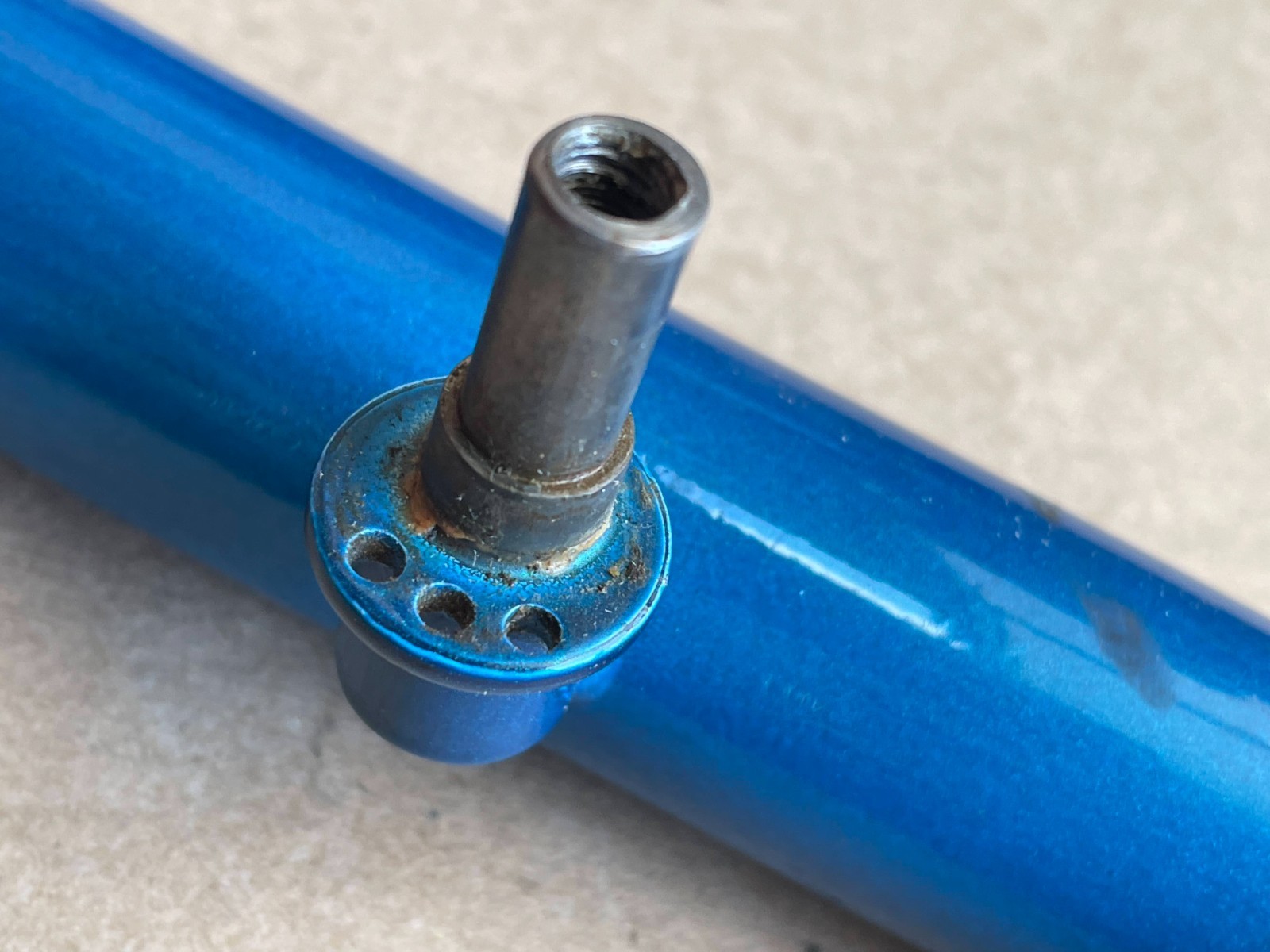 Tange Big Fork 26″ Rigid Fork 1 1/8″ Threaded Blue