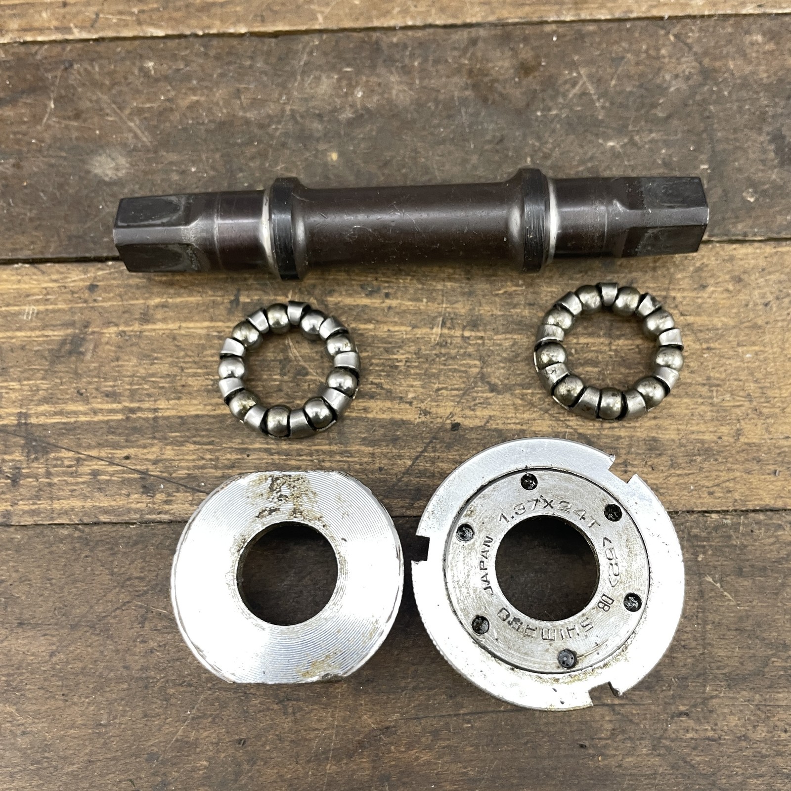 Vintage Shimano 600 AX Bottom Bracket Set 68mm 116mm JIS Square Taper One Key