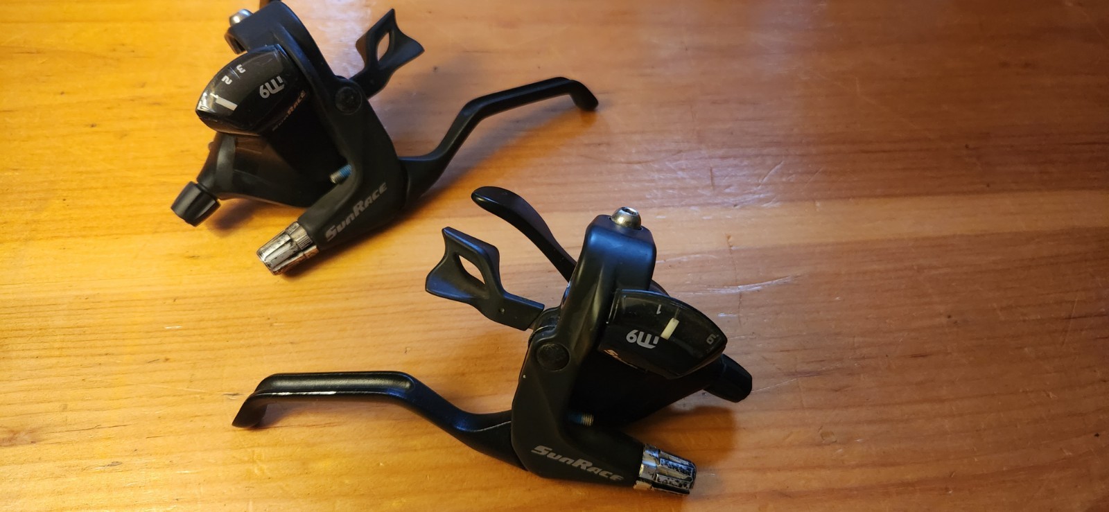 SunRace 3×9 Speed Black Trigger Shifter Set w/V-Brake Levers Shimano Compatible.