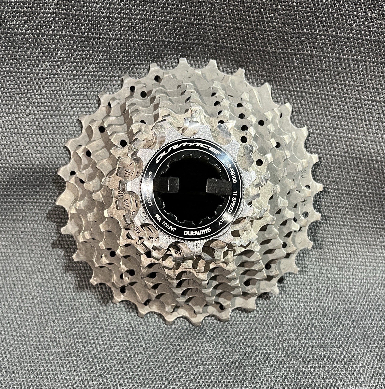 Shimano Dura-Ace CS-R9100 11-Speed Cassette 11-28T HG-EV Titanium Road Bike